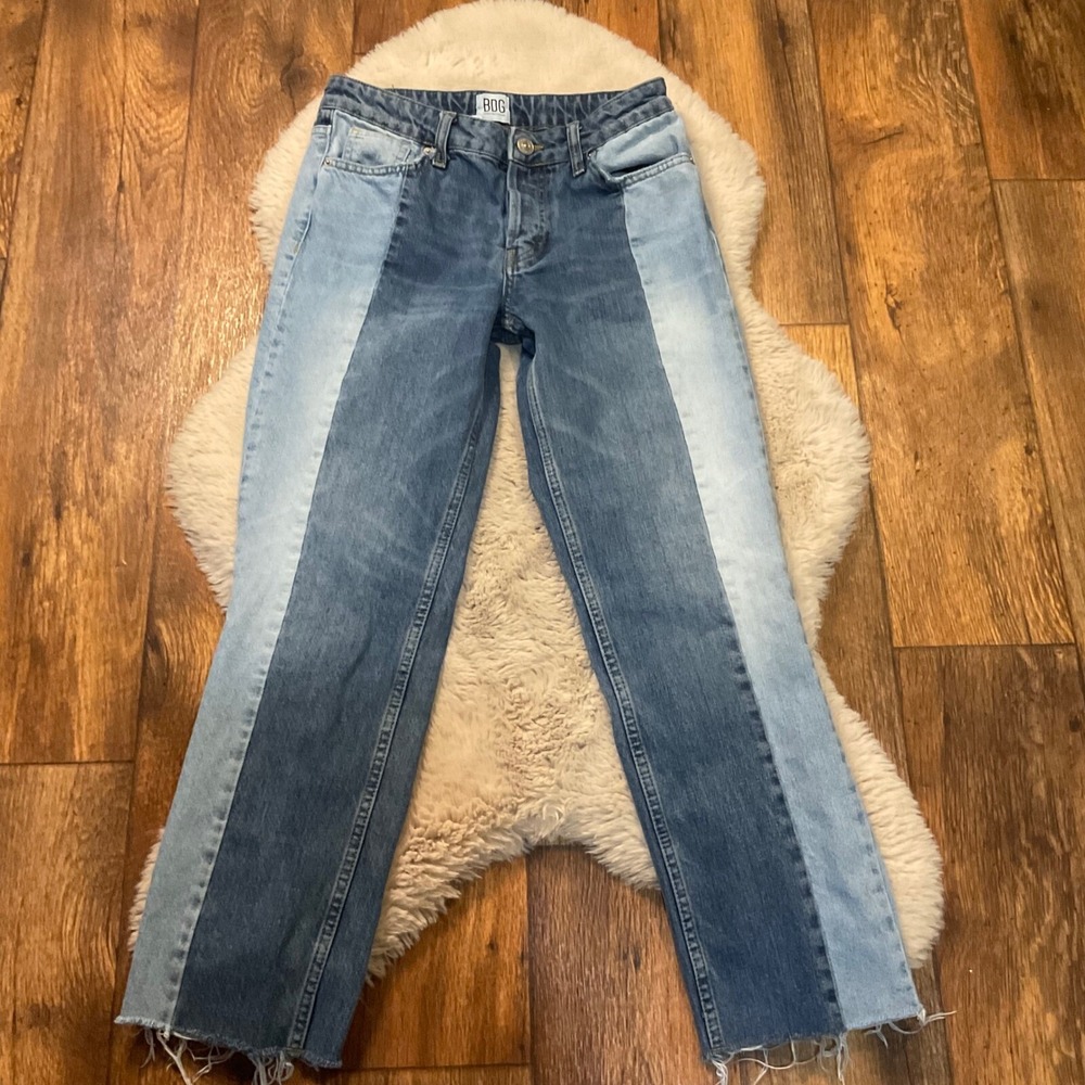BDG Jessye Denim Jeans Size 26 Two‎ Tone Raw Hem Blue 27" Inseam